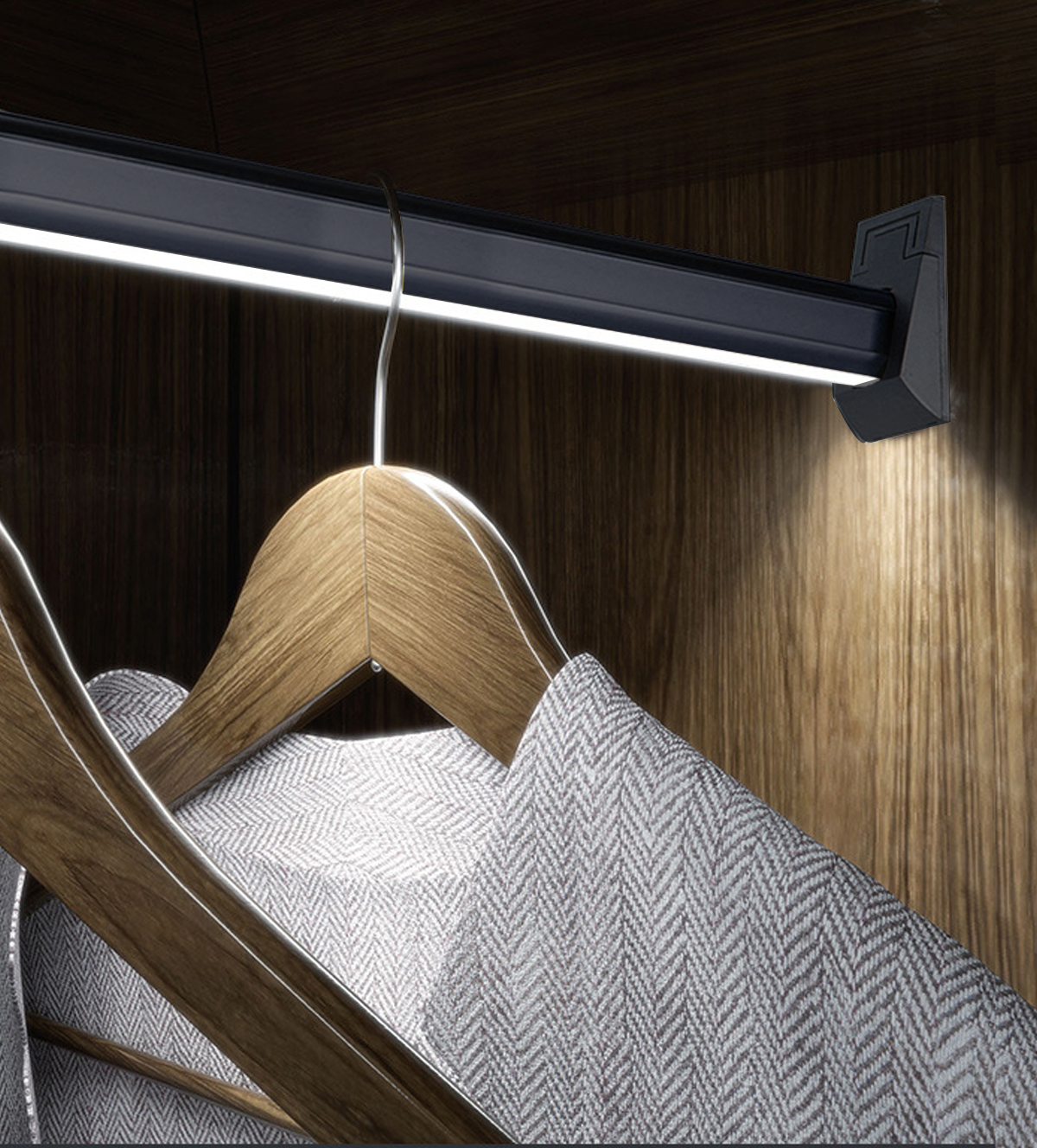 E05A&E05-LED Wardrobe light-soft lighting effect