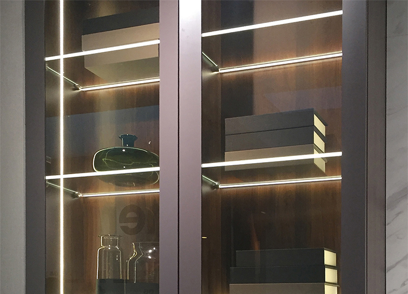 kitchen shelf lighting