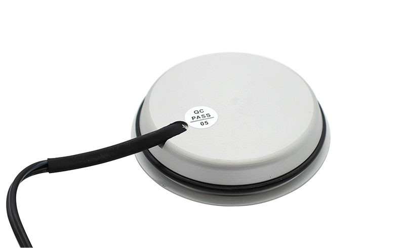 Multi-cabinet small spotlight