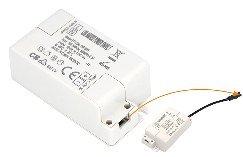 adapter 12v 1a