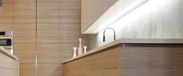 Led cabinet light with sensor